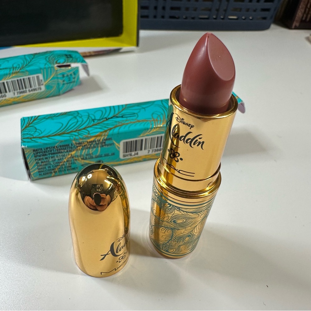 BNIB New MAC Disney Aladdin Princess Incognito Matte Lipstick Rare LE